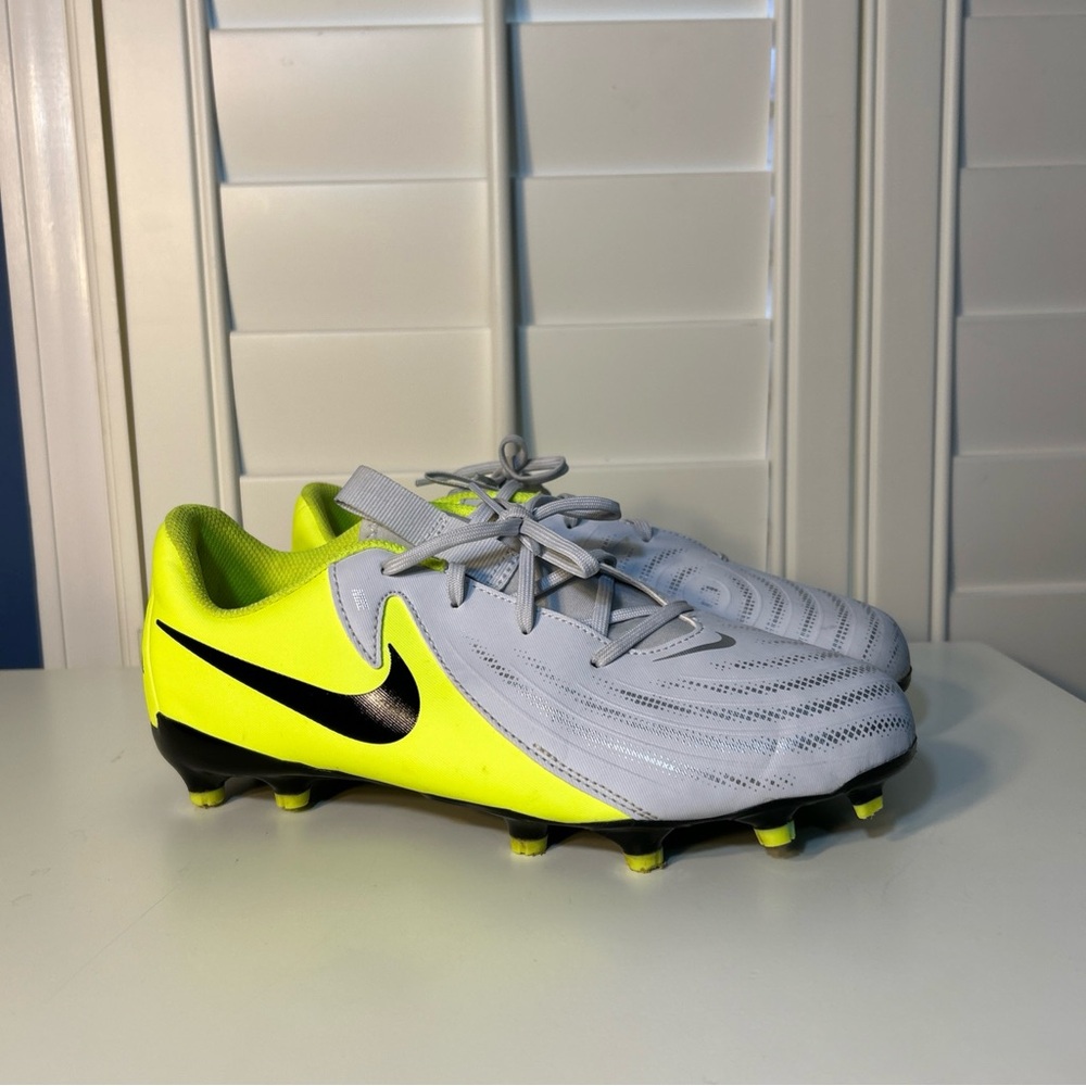 Nike Phantom GX 2 MG Low Top Soccer Cleats - Silver/ Volt (FD6723-003) Size 6Y